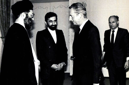 در خدمت ولایت-ریاست جمهوری