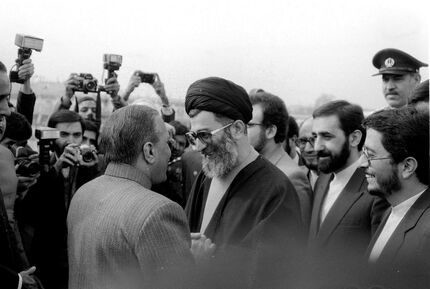در خدمت ولایت-ریاست جمهوری