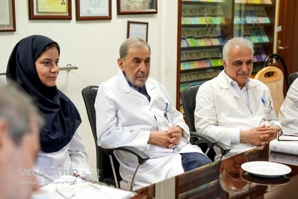 دیدار دکتر علی اکبر ولایتی با دکتر محمد اسماعیل قیداری رییس دانشگاه علوم پزشکی شهید بهشتی