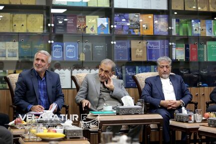 دیدار رئیس ، معاونین و مدیران دانشگاه آزاد اسلامی با دکتر ولایتی