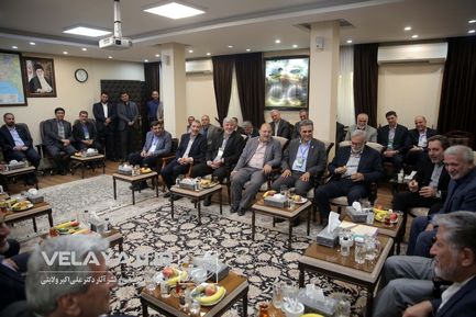 دیدار رئیس جدید، روئسای واحدها و معاونین دانشگاه آزاد اسلامی با دکتر ولایتی
