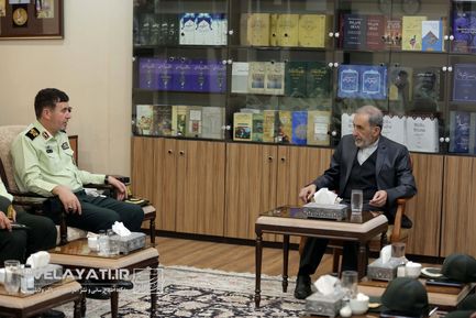 دیدار فرمانده حفاظت از شخصیت‌ها و دژبان فراجا با دکتر ولایتی