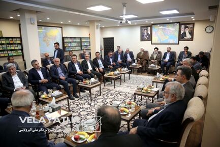 دیدار رئیس ، معاونین و مدیران دانشگاه آزاد اسلامی با دکتر ولایتی