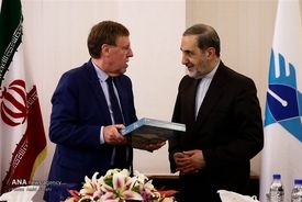 تصاویر دیدار با رئیس مجلس بلژیک