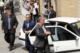 حضور در ستاد انتخابات