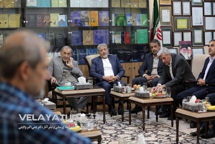 دیدار رئیس ، معاونین و مدیران دانشگاه آزاد اسلامی با دکتر ولایتی