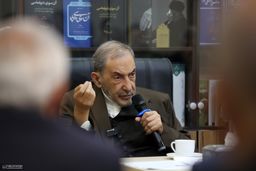 دیدار پیشکسوتان وزارت امور خارجه با دکتر ولایتی