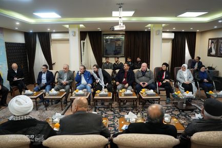 دیدار جمعی از شخصیت‌ها و نخبگان برجسته مجمع جهانی حامیان مقاومت با دکتر ولایتی