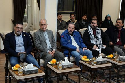 دیدار جمعی از شخصیت‌ها و نخبگان برجسته مجمع جهانی حامیان مقاومت با دکتر ولایتی