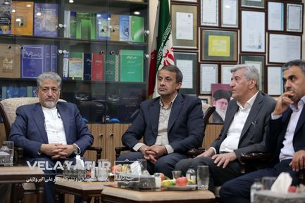 دیدار رئیس جدید، روئسای واحدها و معاونین دانشگاه آزاد اسلامی با دکتر ولایتی